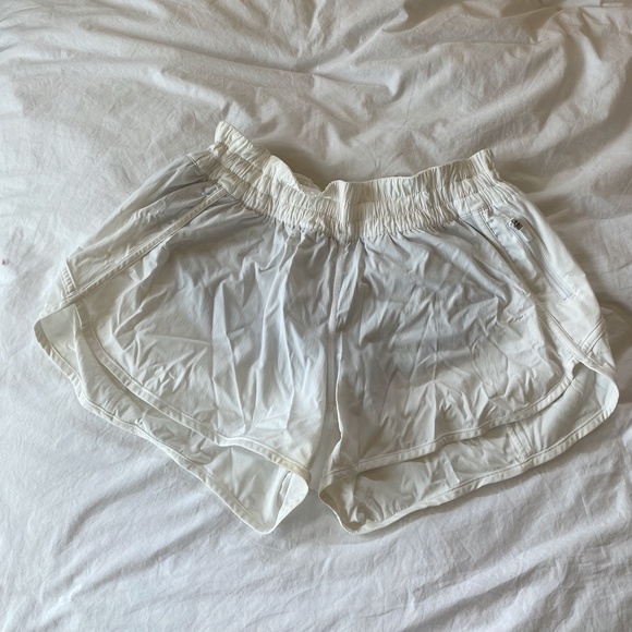 LULULEMON Tracker Lined Short 4" - Picture 3 of 5